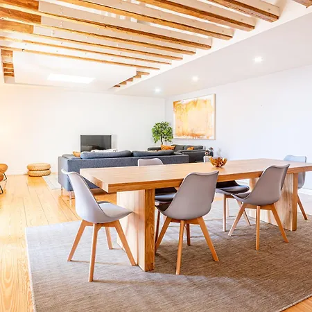Downtown Seaview Apartment *