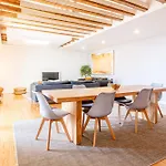 Downtown Seaview Apartment *