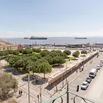 Downtown Seaview Apartment