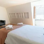 Downtown Seaview Apartment