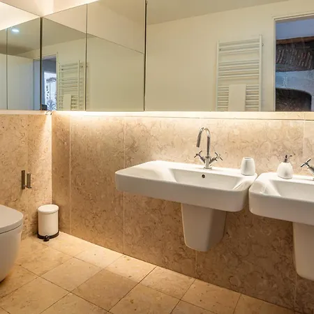 Downtown Seaview Apartman